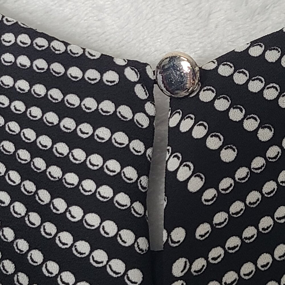 🔥Sale - White House Black Market Sleeveless Black Polka Dot Blouse Size Large - Picture 7 of 10